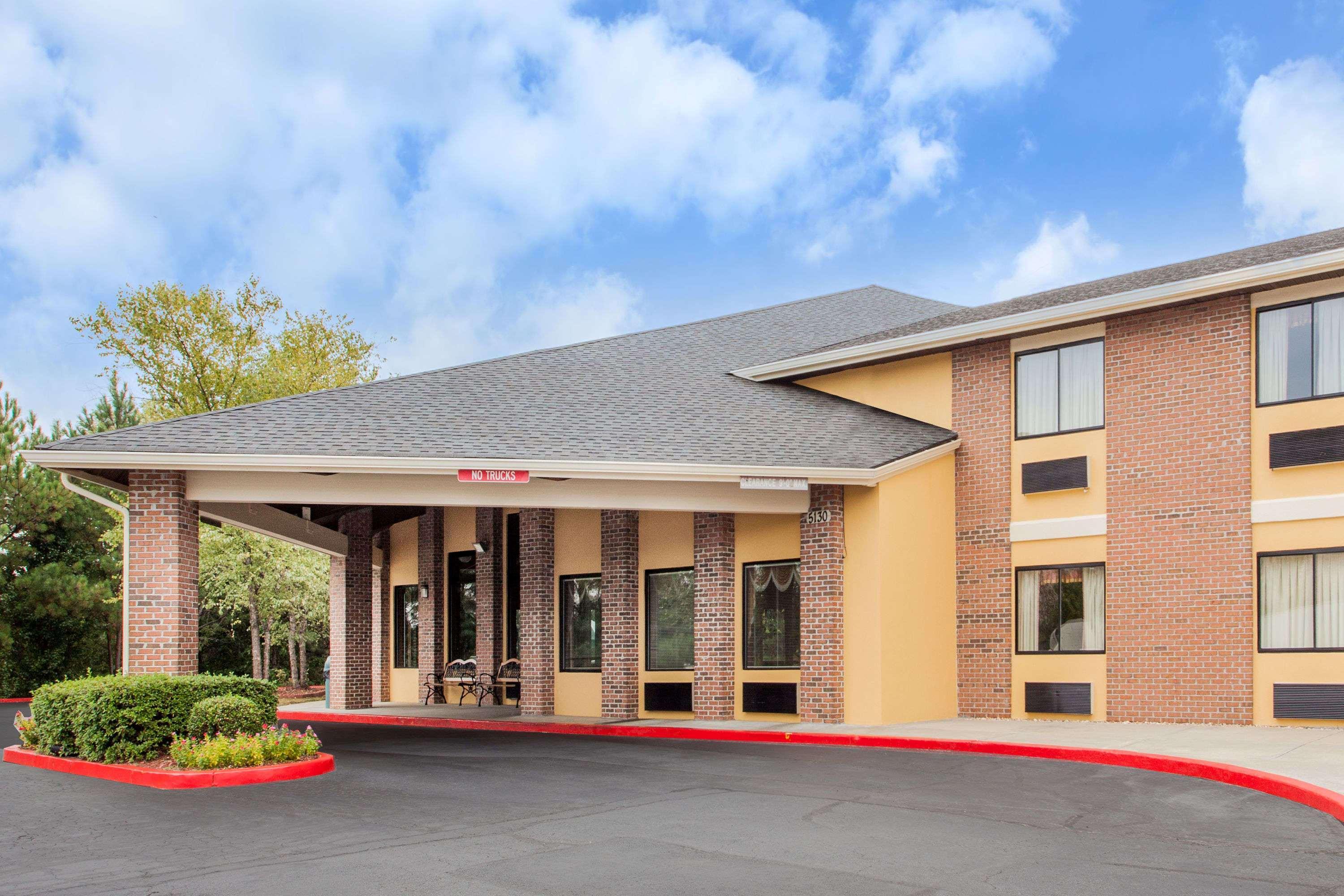 Baymont By Wyndham Smyrna Exterior foto